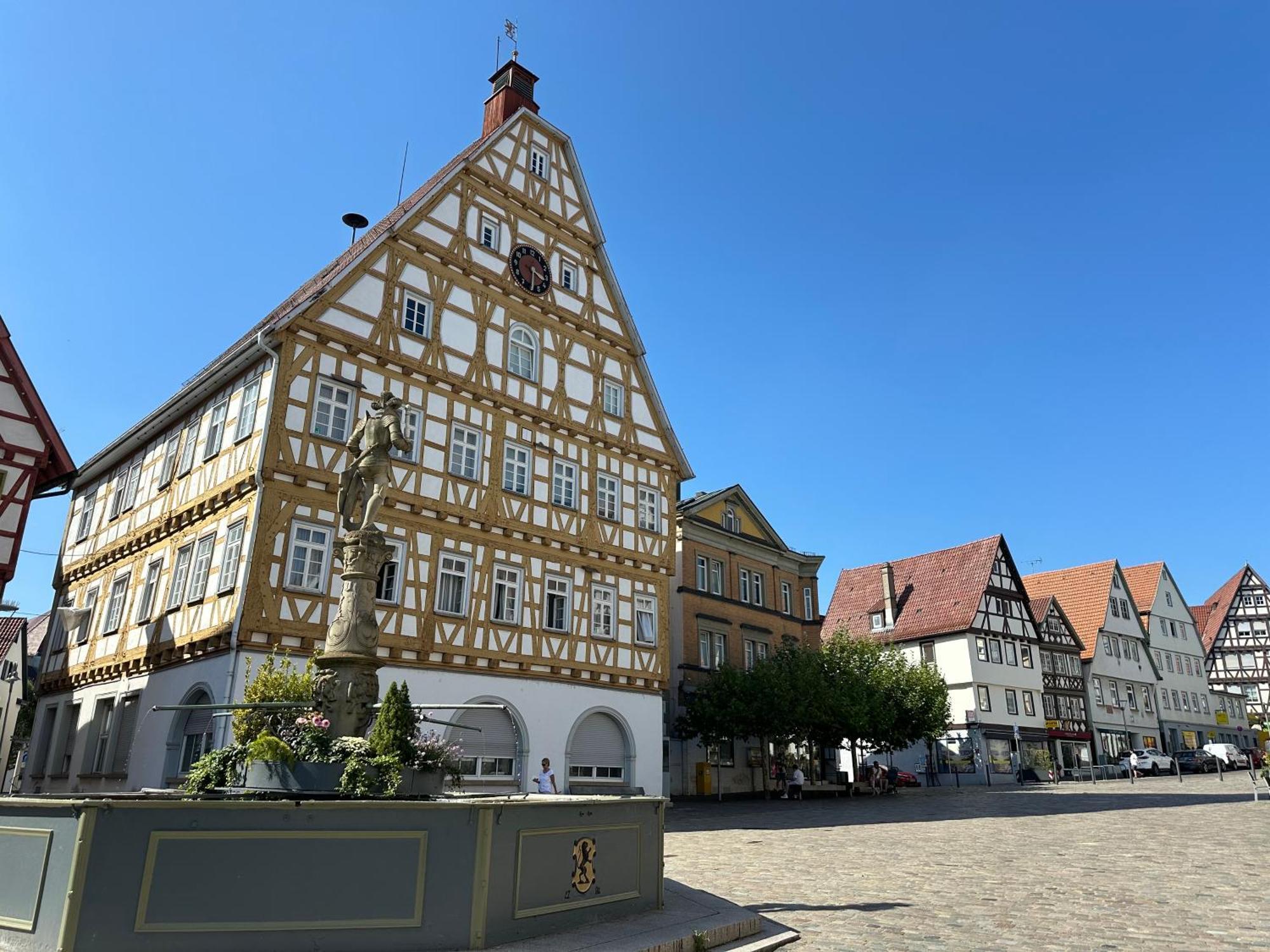 Apartment Im Herzen Der Altstadt - Leonberg Naehe Stuttgart Esterno foto